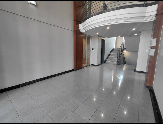 377M² OFFICE TO LET IN BRYANSTON